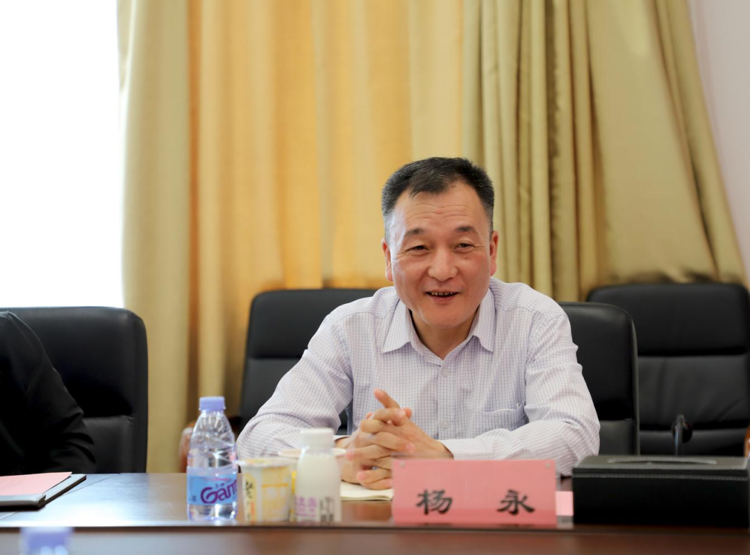 交流促提升 互动谋开展｜28圈乳业集团总裁杨永带队划分赴广东燕塘乳业及越秀盛行乳业旅行交流