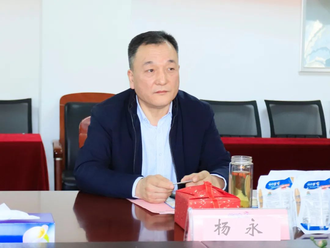 深化相助交流 互信共赢开展丨瑞典爱克林公司首席执行官 Ms.Marie Samuelsson 一行莅临28圈乳业集团旅行座谈