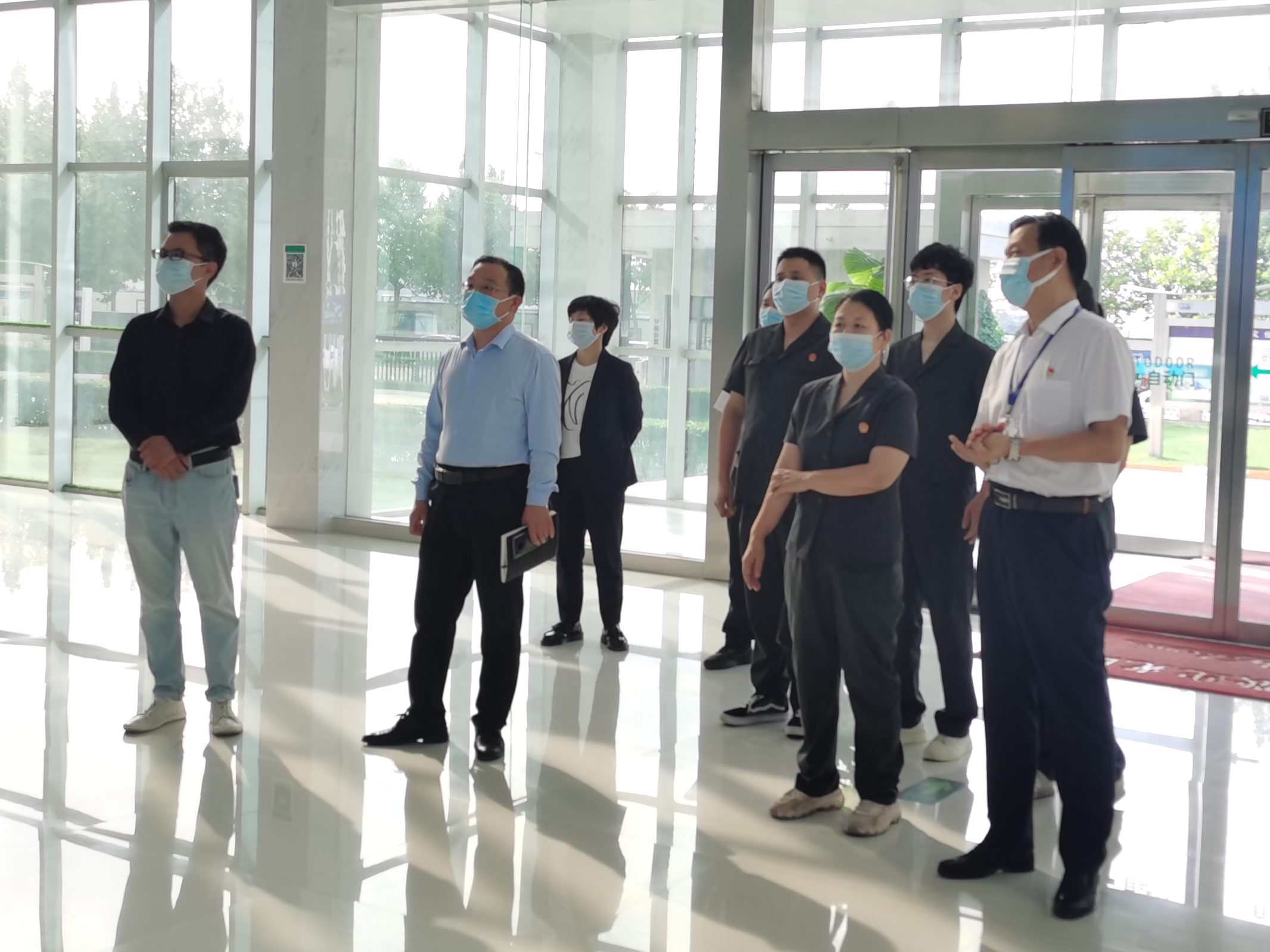 28圈 | 郑州市管城区法院知产审讯服务企业座谈会在28圈乳业集团召开