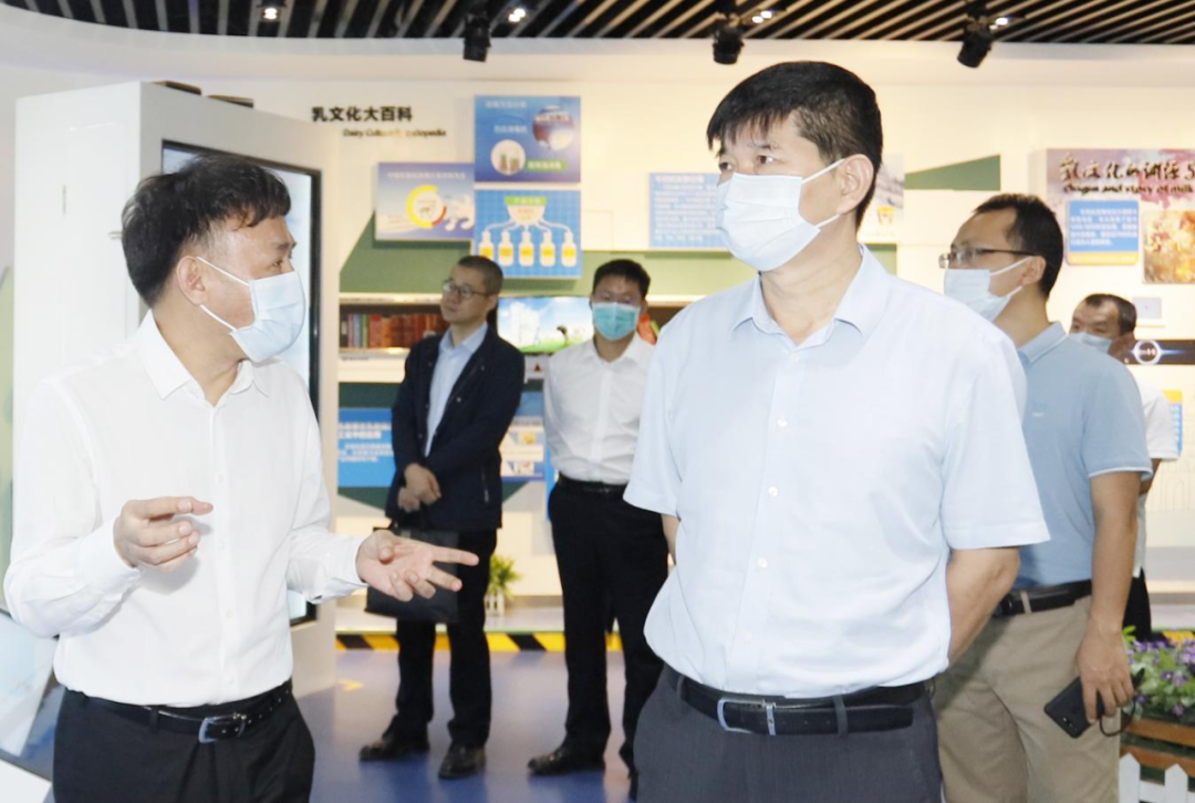 快讯丨河南省人民政府国有资产监视治理委员会副主任刘银志莅临28圈乳业集团旅行座谈