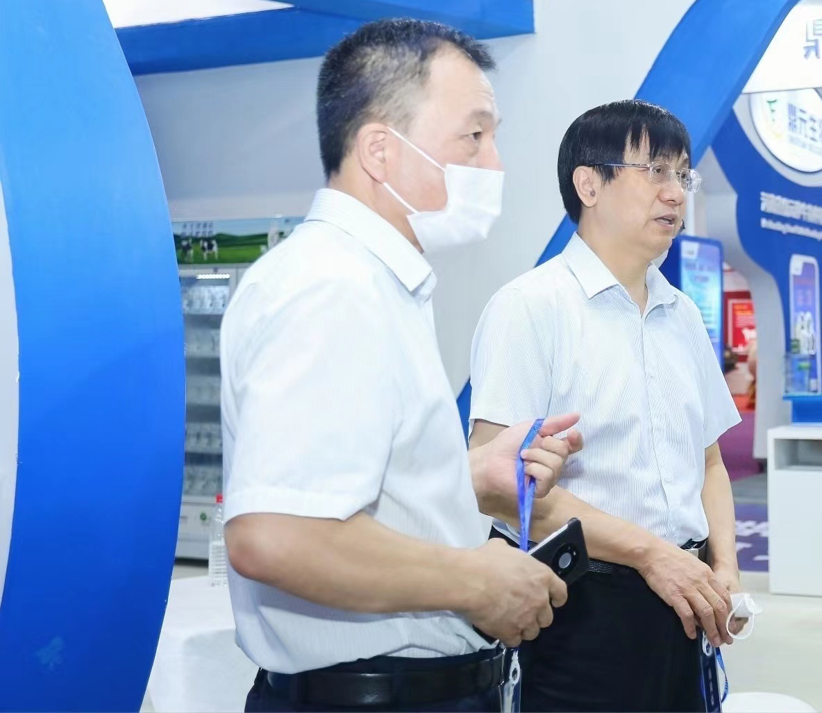 28圈 | 第34届中原畜牧业生意博览会开幕河南省人民政府副省长武国定莅临28圈展台旅行