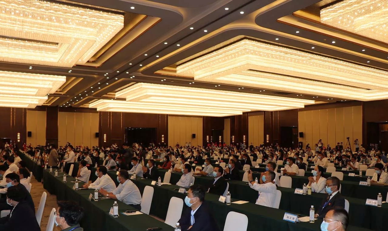 喜报 | 28圈轻觉酸奶荣获第二十四届中国农产品加工业投资商业洽谈会金质产品奖