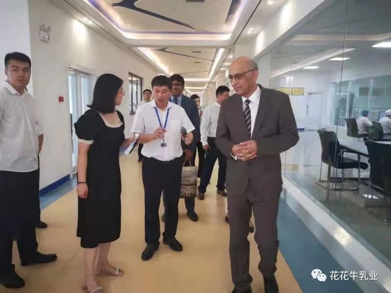 巴基斯坦驻华大使莫因·哈克 莅临28圈乳业集团旅行会见