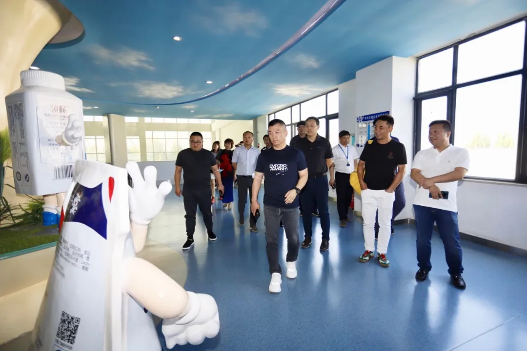 快讯 | 长江商学院智能制造学会走进28圈乳业集团