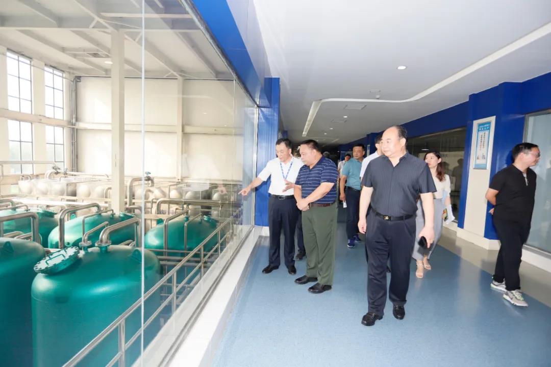 快讯 | 河南省人民政府食物清静委员会办公室第三批食物清静树模区验收组向导莅临28圈乳业集团验收食物清静树模区建设情形