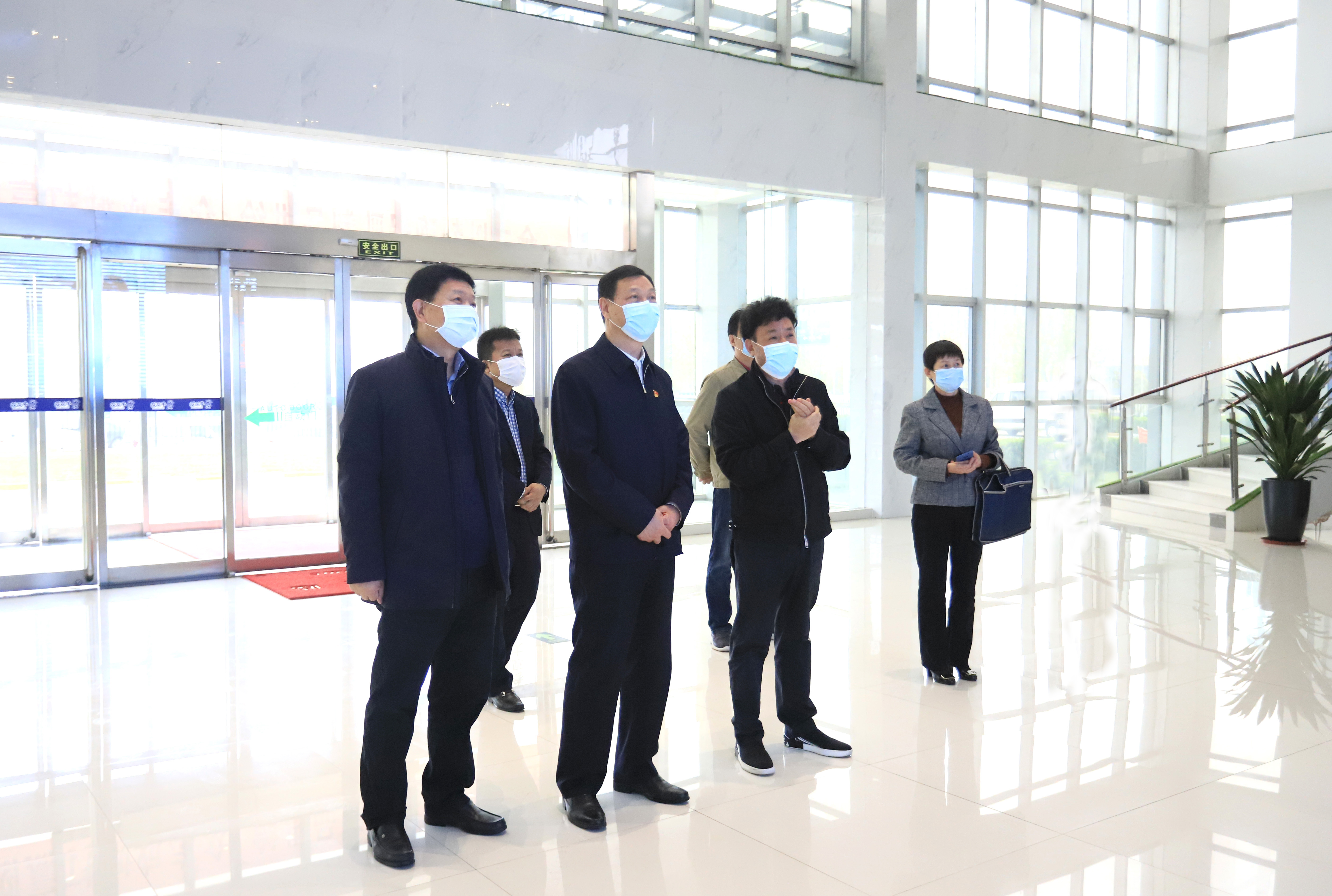 河南省委农办主任、农业农村厅厅长申延平一行调研河南28圈乳业集团