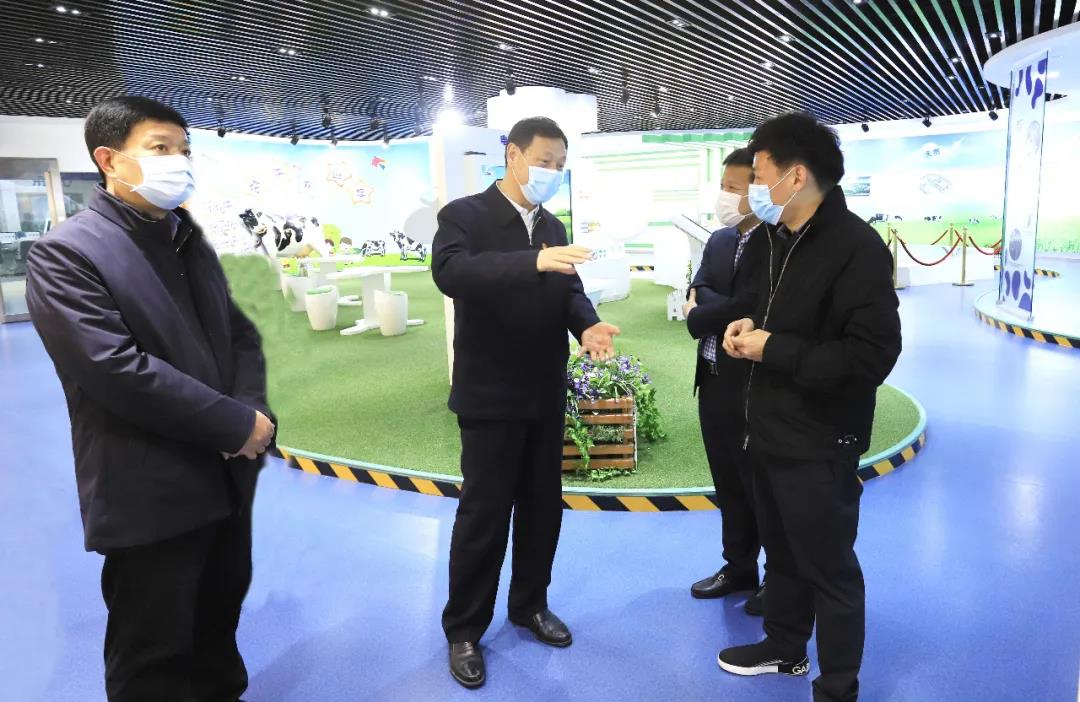 河南省委农办主任、农业农村厅厅长申延平一行调研河南28圈乳业集团