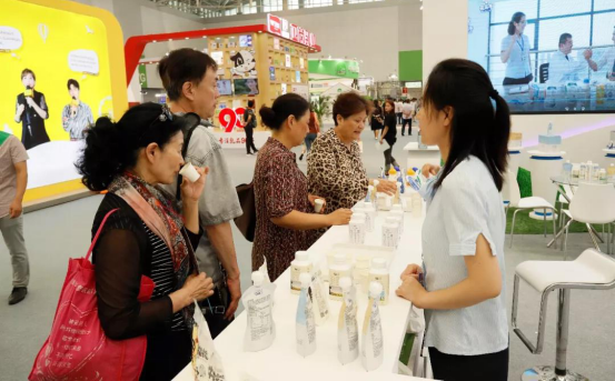 致敬祖国70华诞 |28圈亮相第十届中国奶业大会