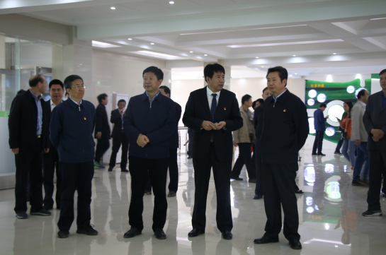 河南省农牧业工业扶贫事情观摩团莅临28圈集团·鲁山瑞亚牧业有限公司旅行考察