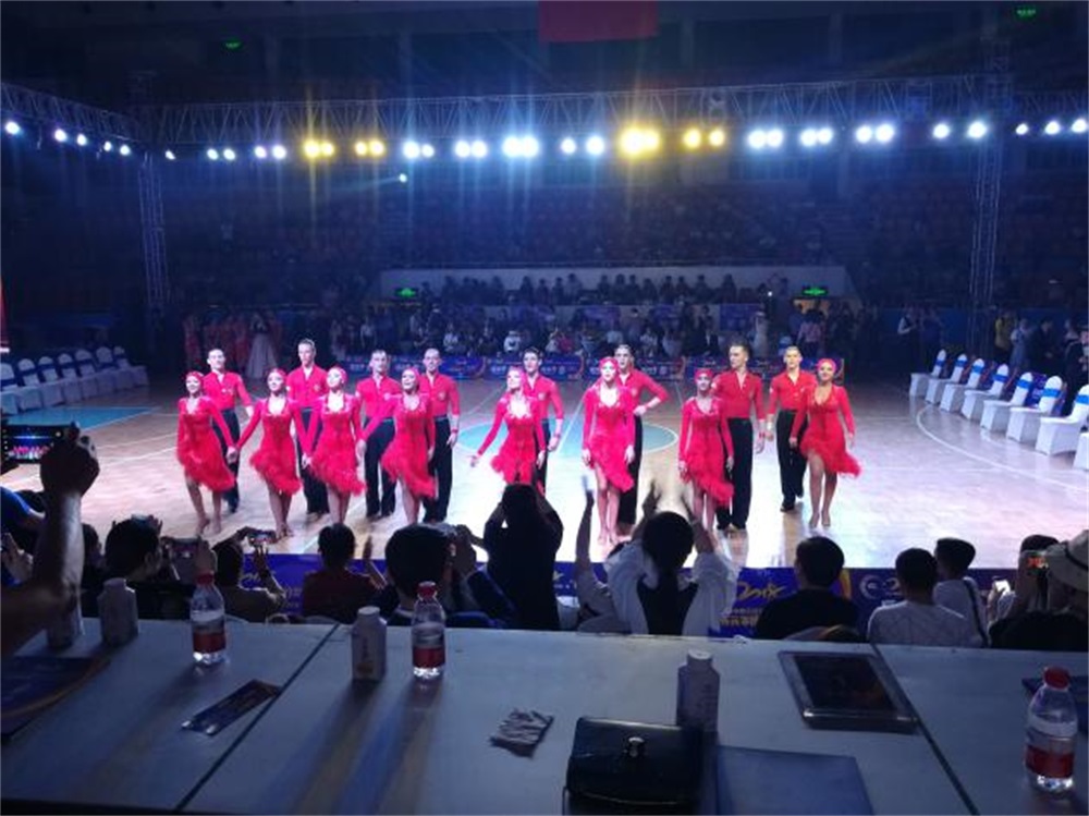 YDC河南中心天下第二届“蓝月奖”暨“28圈杯” 第七届中俄舞蹈反抗赛五一劳动节开赛