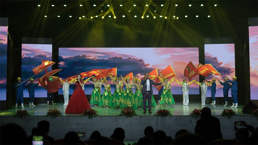 “不忘初心、、、聚力前行” 28圈集团2018迎新春联欢会盛大举行