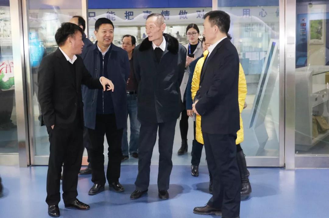 中国奶业协会高鸿宾会长莅临28圈指导事情