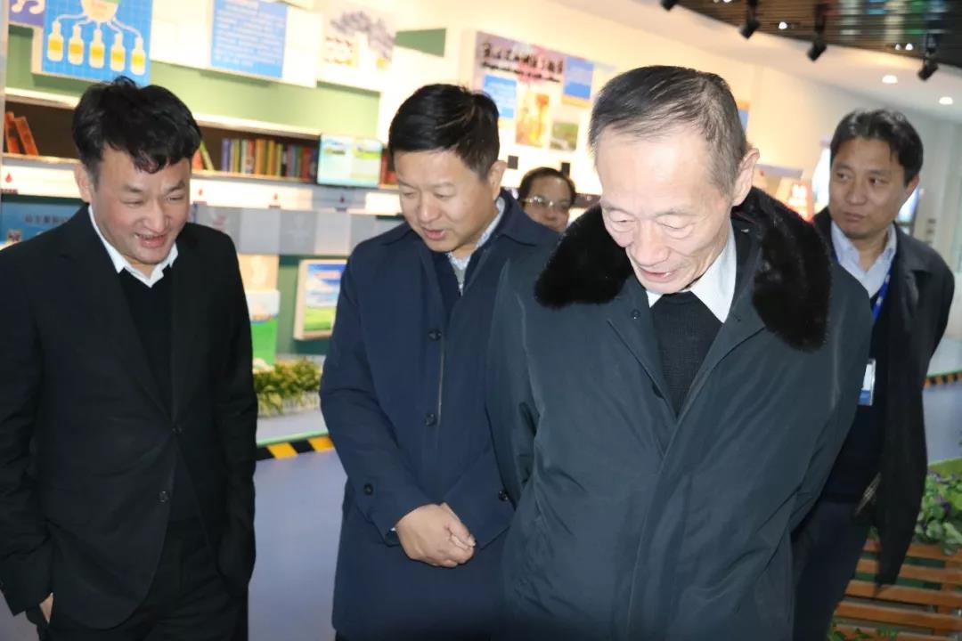 中国奶业协会高鸿宾会长莅临28圈指导事情