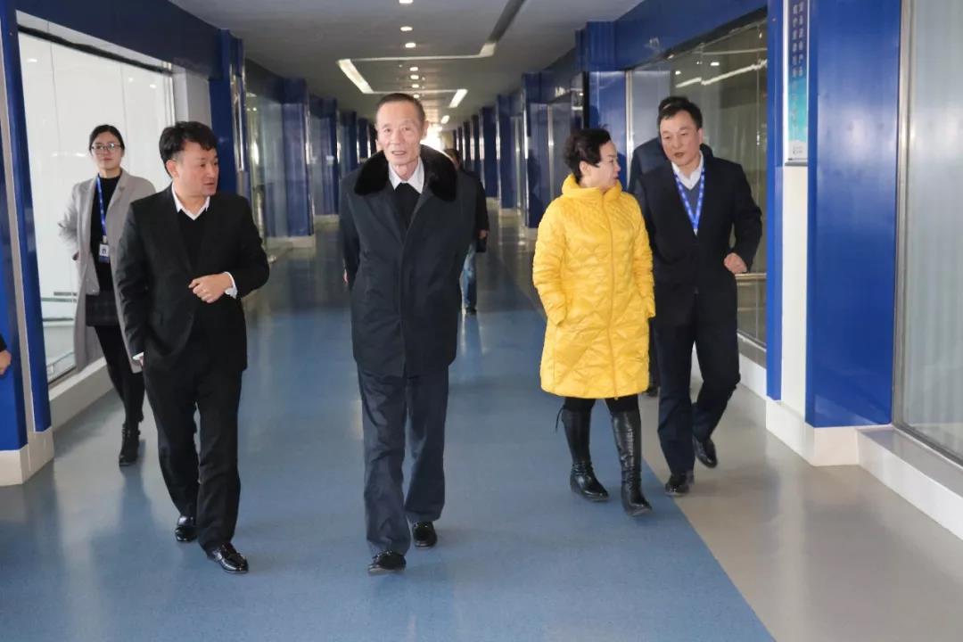 中国奶业协会高鸿宾会长莅临28圈指导事情