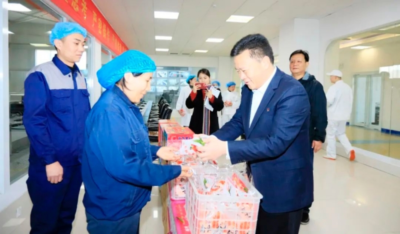 新春慰问送眷注——集团党委书记、董事长慰问春节时代坚守岗位的一线职工
