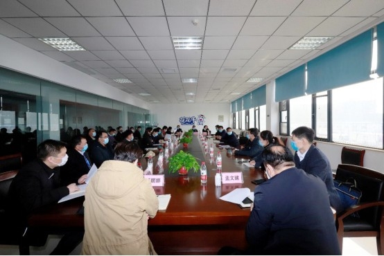 省委统战部副部长张红林一行莅临28圈乳业集团 调研复工复产暨二七区民营经济开展事情座谈会